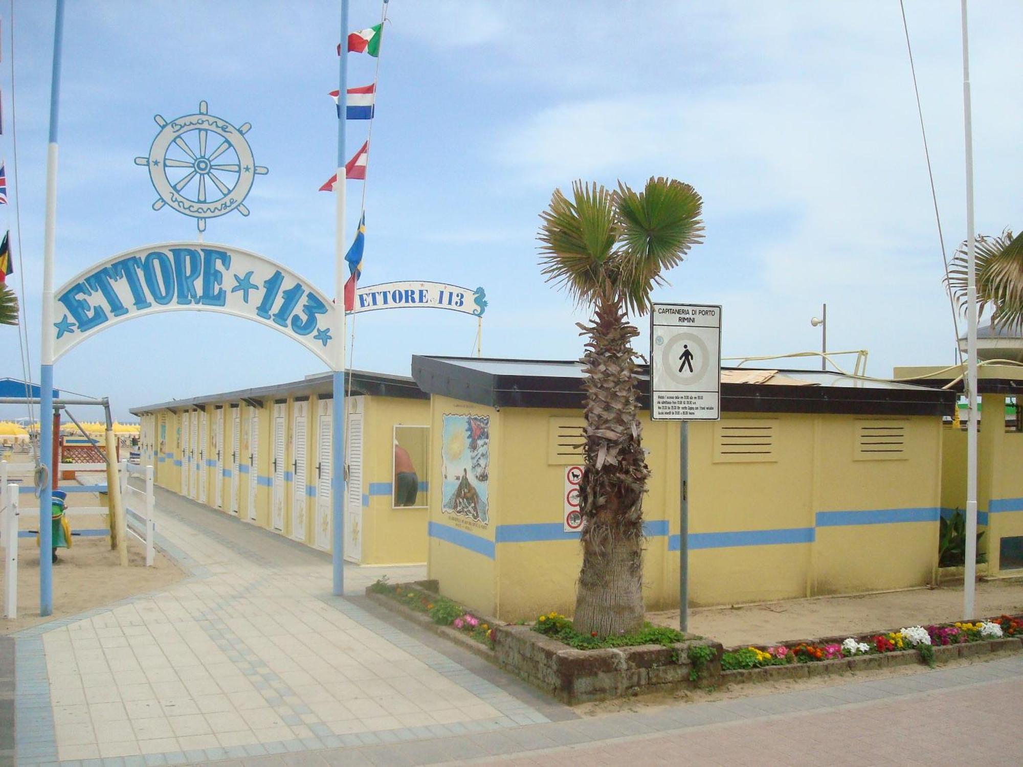 Hotel Amalfi Rimini Bagian luar foto